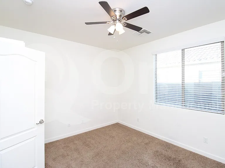 4535 S Ellesmere St — Photo 16