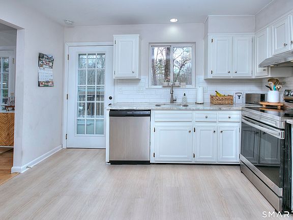 4th image of 518 Bennetts Farm Road