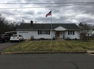 34 Wilmont St, Wethersfield, CT 06109
