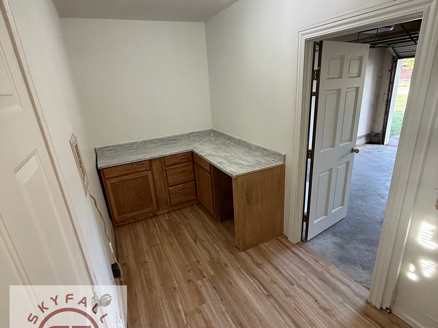 3 bed, 1.5 bath, 917 sqft, $1,300 — Photo 3