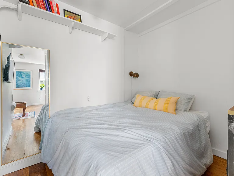 116 Perry St #J54 — Photo 3