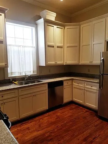 7412 Zimpel St — Photo 5