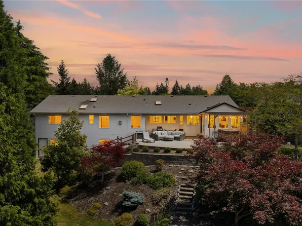 240 Carmanah Dr, Courtenay, BC V9N 8N4