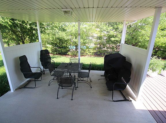 4th image of 1386 E Cap Cir