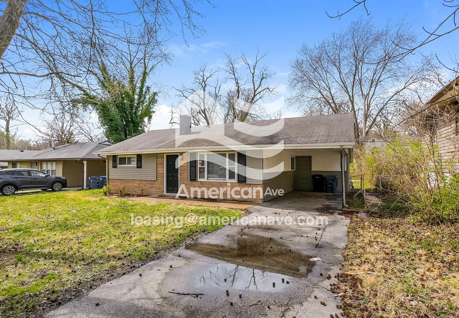 3 bed, 1.0 bath, 1002 sqft, $1,147 — Photo 2