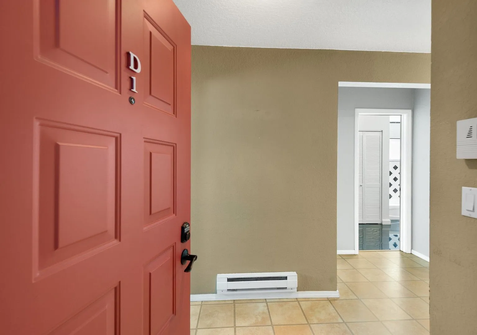 2bd/1.75ba Bellevue Condo — Photo 2