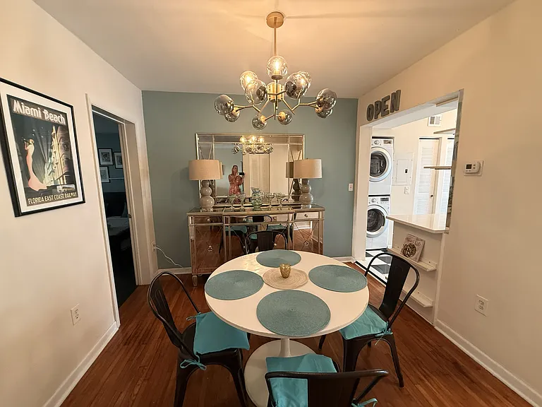915 SW 8th St #102 — Photo 2