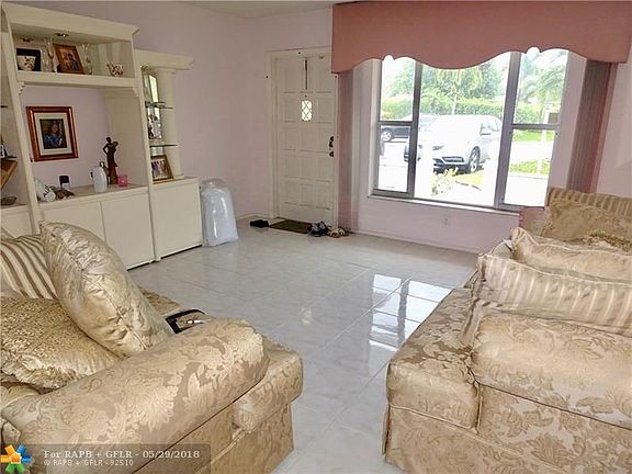 4th image of 4101 NW 52nd Ave