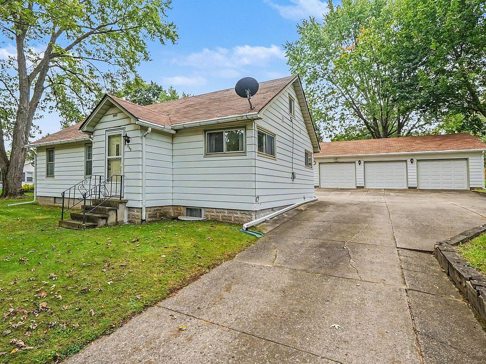 1st image of 595 Royal Dr