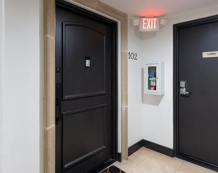 155 N Hamilton Dr #102 — Photo 6