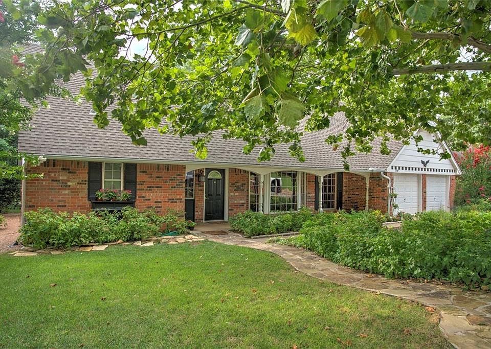1st image of 1709 Westwood Ln