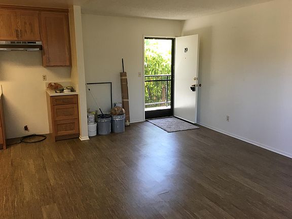 5th image of 17432 Mitchell Ave #19