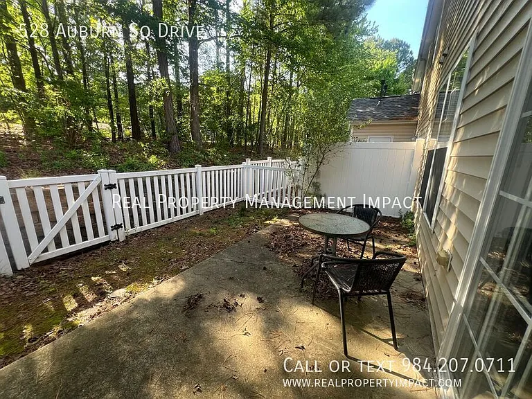 528 Auburn Square Dr — Photo 14