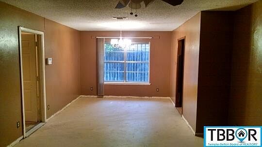 4th image of 2106 Acron Dr