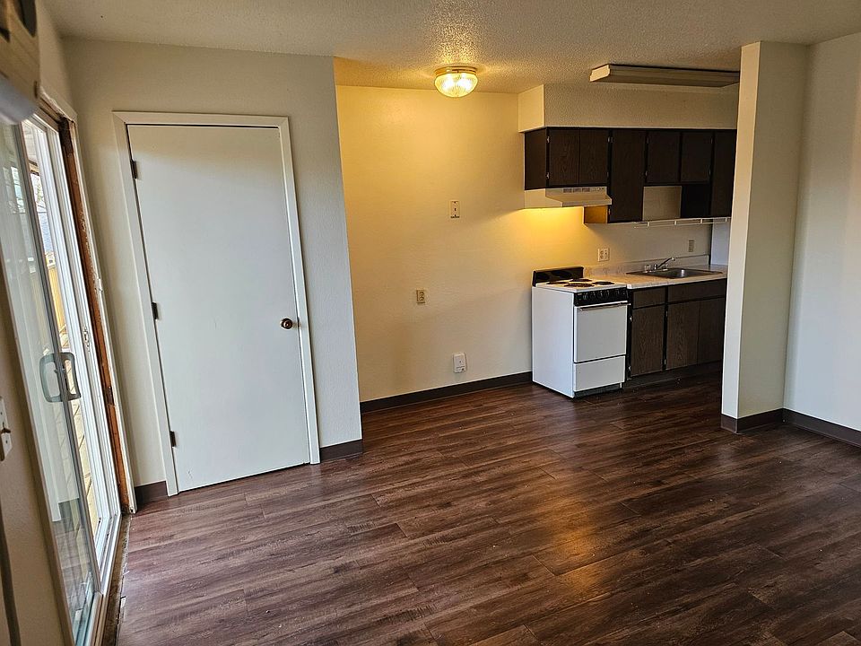 1st image of 402 N Iowa St