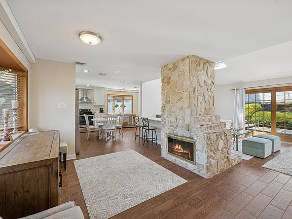 4th image of 111 Southwood Cir
