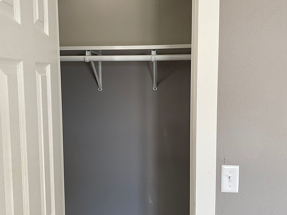 4th image of 729 E Fairoaks Ave