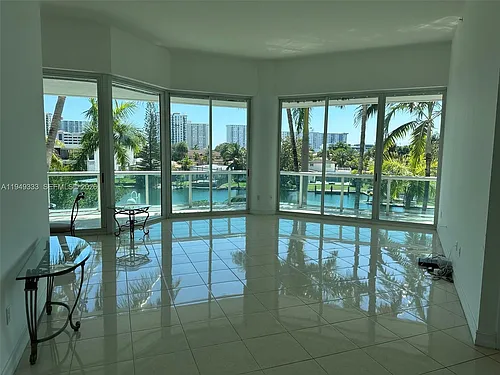 16500 Collins Ave Photo 1