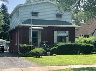 31 S Oakland Ave, Villa Park, IL 60181