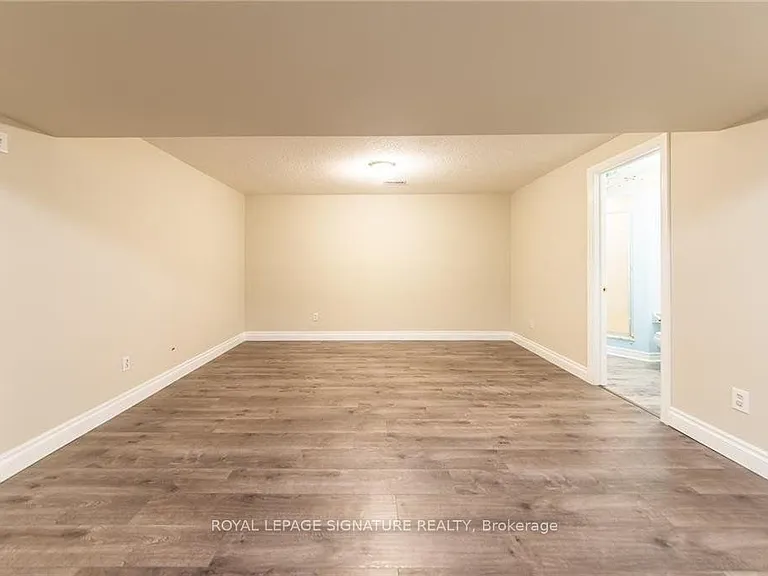 426 Downsview Pl — Photo 14