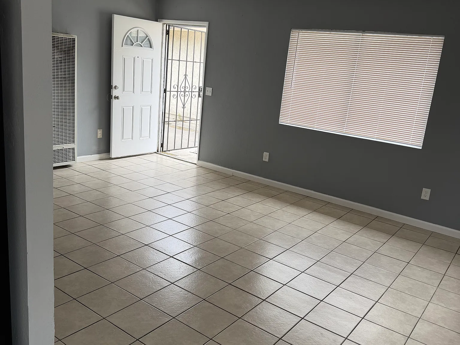 2 bed, 700 sqft, $1,950 — Photo 4