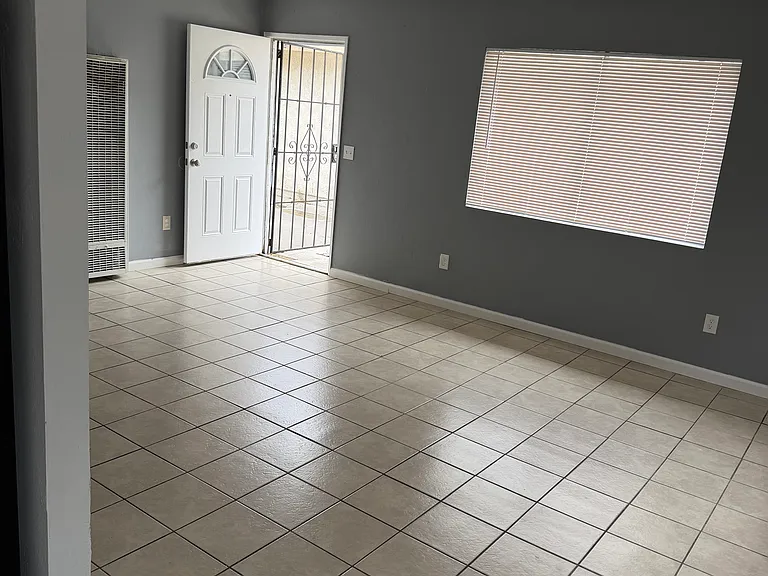 4039 Lorraine Dr #2 — Photo 4