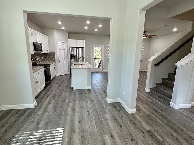 2611 Lakeridge Dr — Photo 6