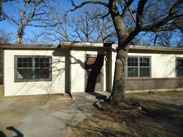 1st image of 1609 S Davis Dr