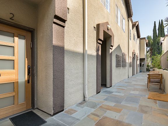 4th image of 852 N Poinsettia Pl APT 2