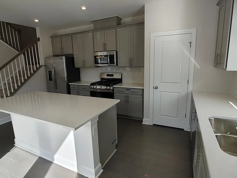 831 Amley Pl — Photo 7