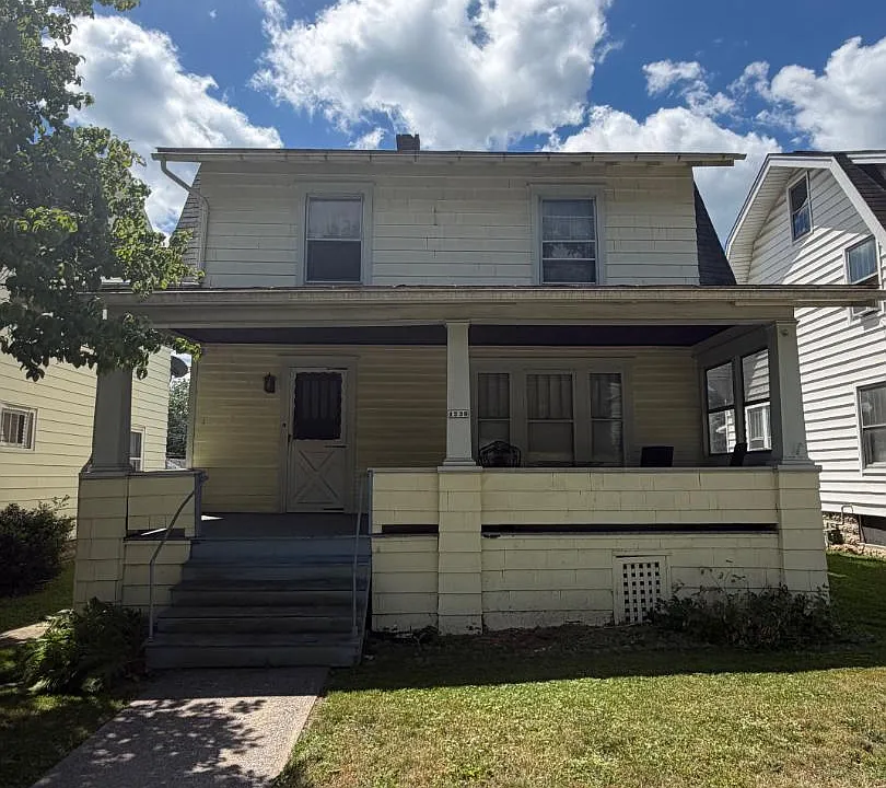 1239 High St