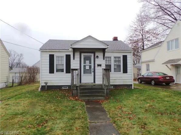 896 Indian Trl, Akron, OH 44314