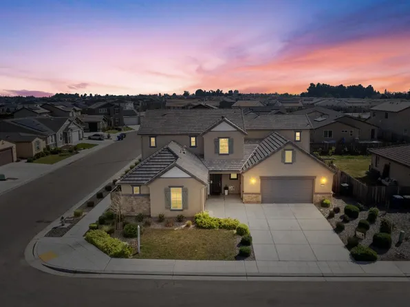 2698 N Arroyo Ave, Fresno, CA 93727