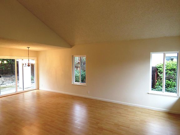 5th image of 4617 Niland St