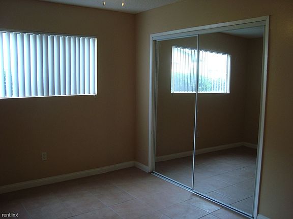 5th image of 204 N Mayflower St APT T