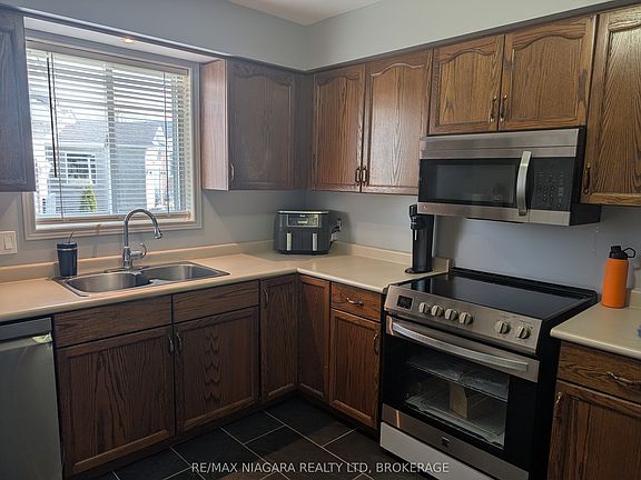 12th image of 7701 Cortina Cres
