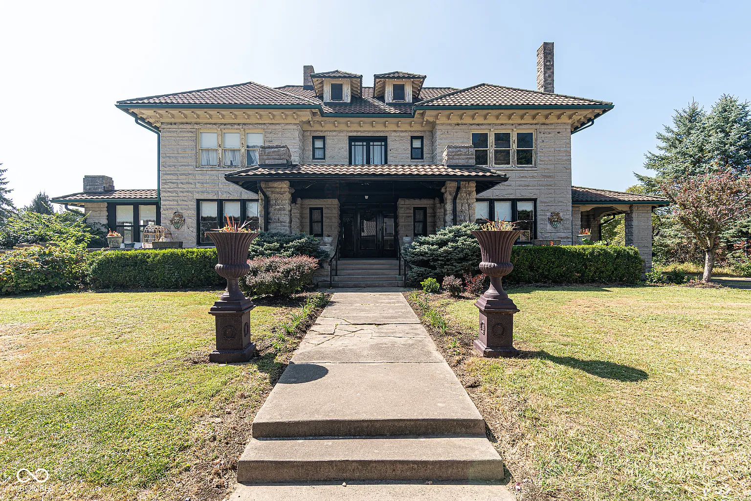 525 N Main St photo 1