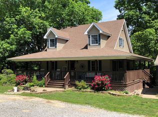 979 County Road 1900 N, Cisne, IL 62823