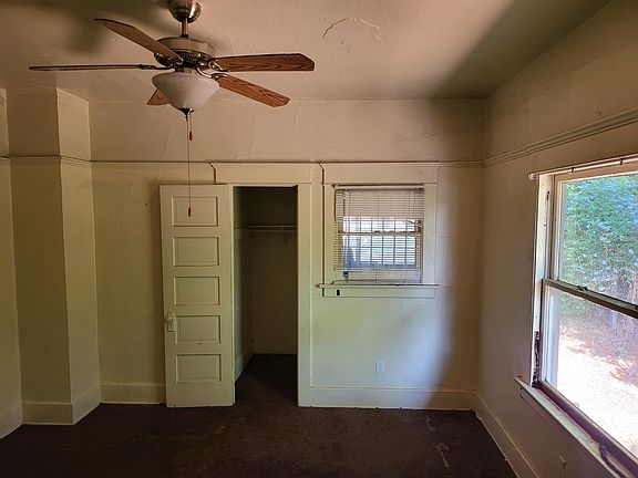 5th image of 797 Bradford St