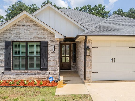 2nd image of 18323 Timber Oaks Dr