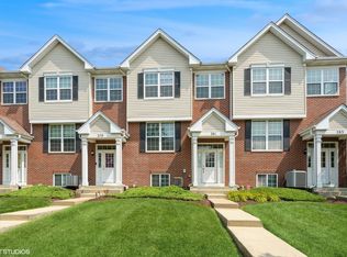 281 S Oak Creek Ln, Romeoville, IL 60446