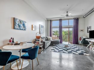 2124 E 6th St UNIT 305, Austin, TX 78702