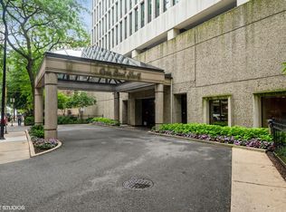 1 E Scott St APT 409, Chicago, IL