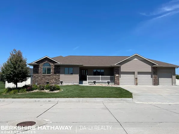 4144 Fleetwood Rd, Grand Island, NE 68803
