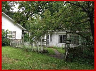 W9448 Golf Side Ln, Cambridge, WI 53523