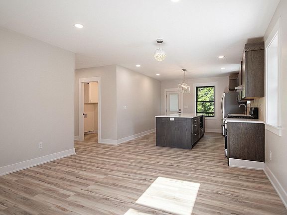 5th image of 5289 Coit Ave