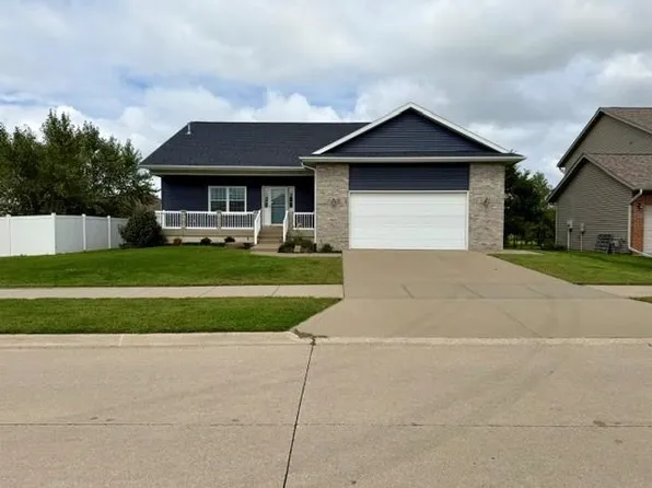 1094 Cory Ct, North Liberty, IA 52317
