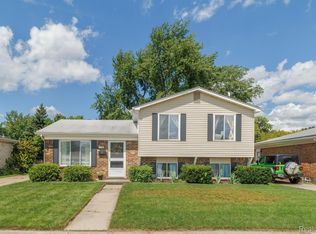 16481 Bowman St, Roseville, MI 48066
