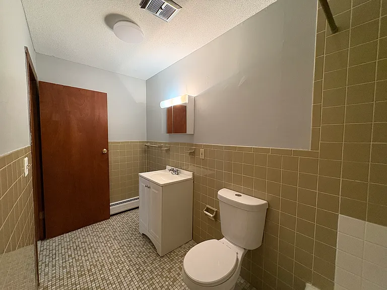 21 Dunlay St #1A — Photo 10