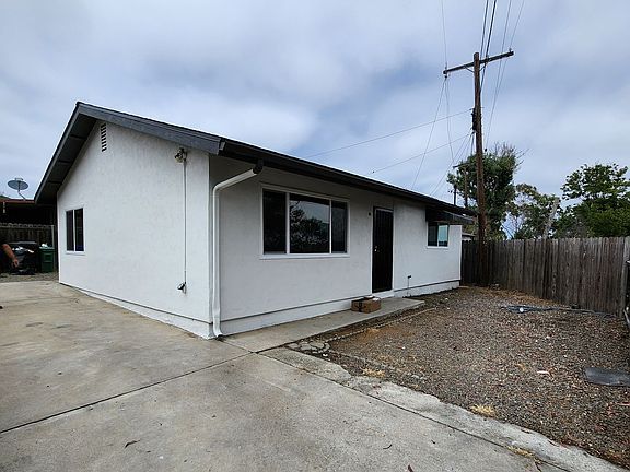 4th image of 3035 E St